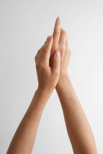 Почему возникает сухость кожи на пальцах рук?